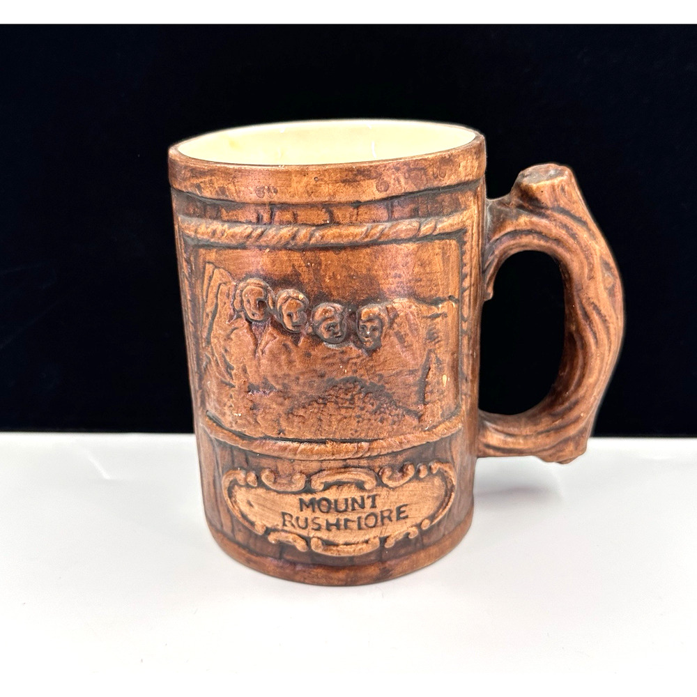 Vintage Mount Rushmore Ceramic Coffee Cup Mug Wood Grain Barrel Tree Design USA